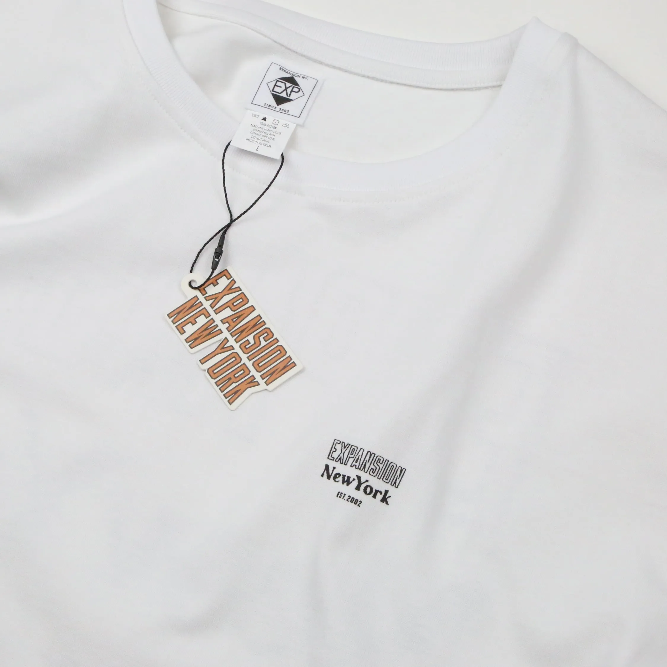 05 EXP NY LOGO 24 (WHITE)