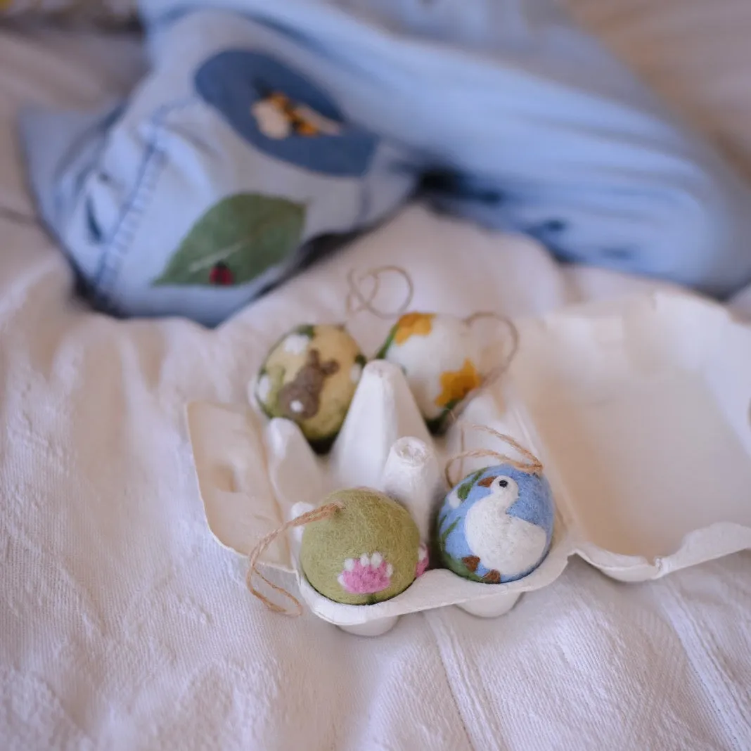 Artisan Easter Egg ornament Daffodil - White