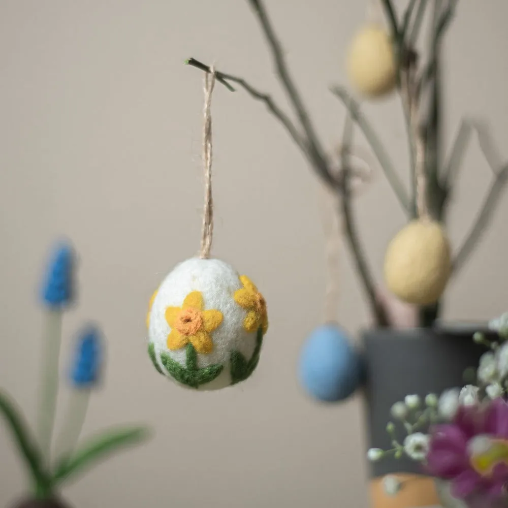 Artisan Easter Egg ornament Daffodil - White
