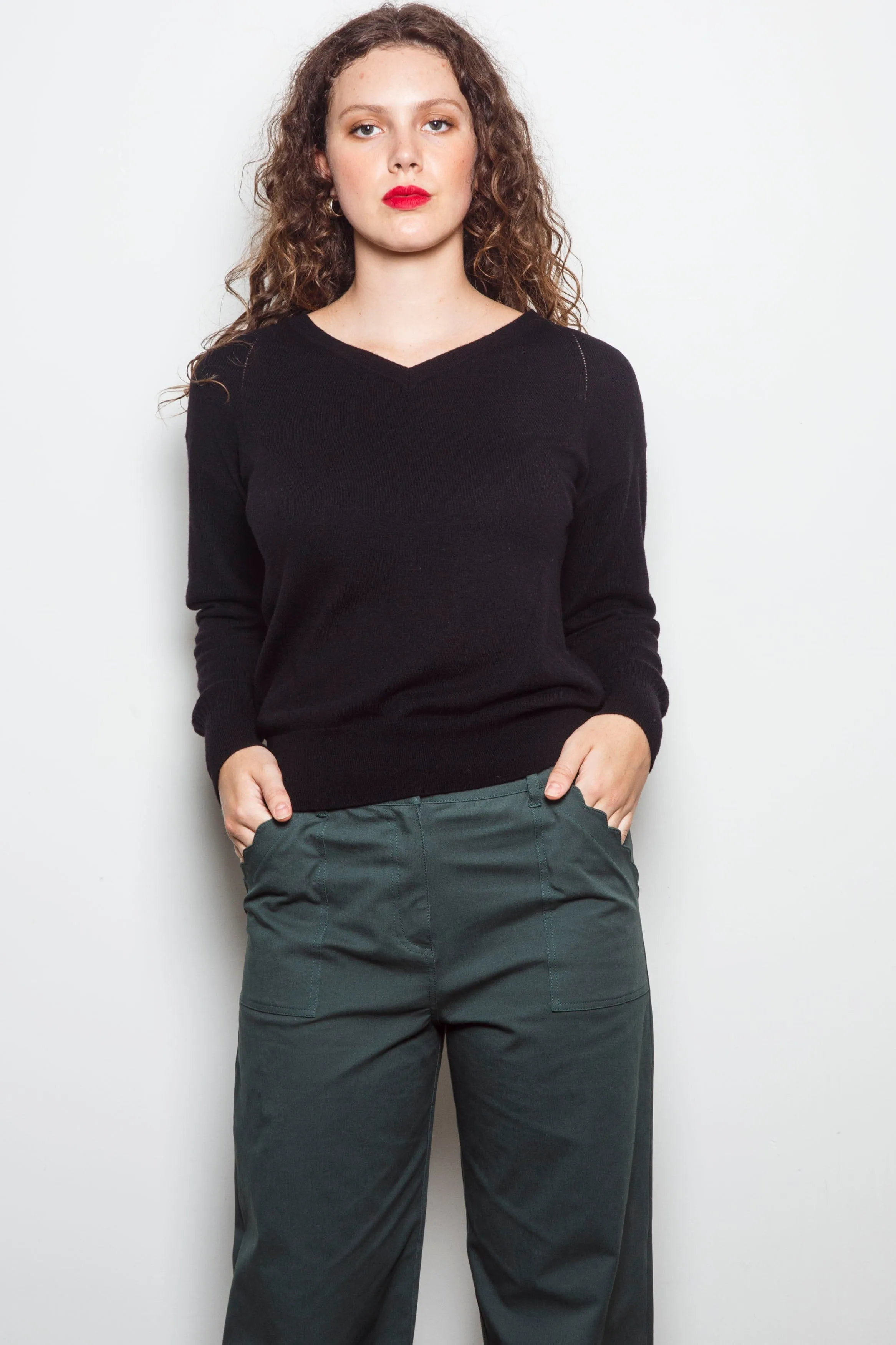 Dalston Veeta V-Neck Sweater Jet