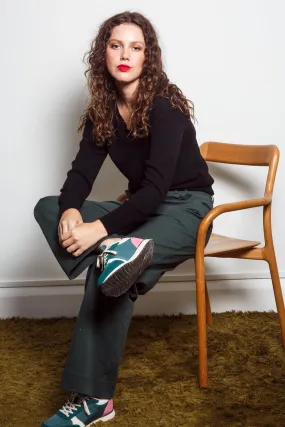 Dalston Veeta V-Neck Sweater Jet