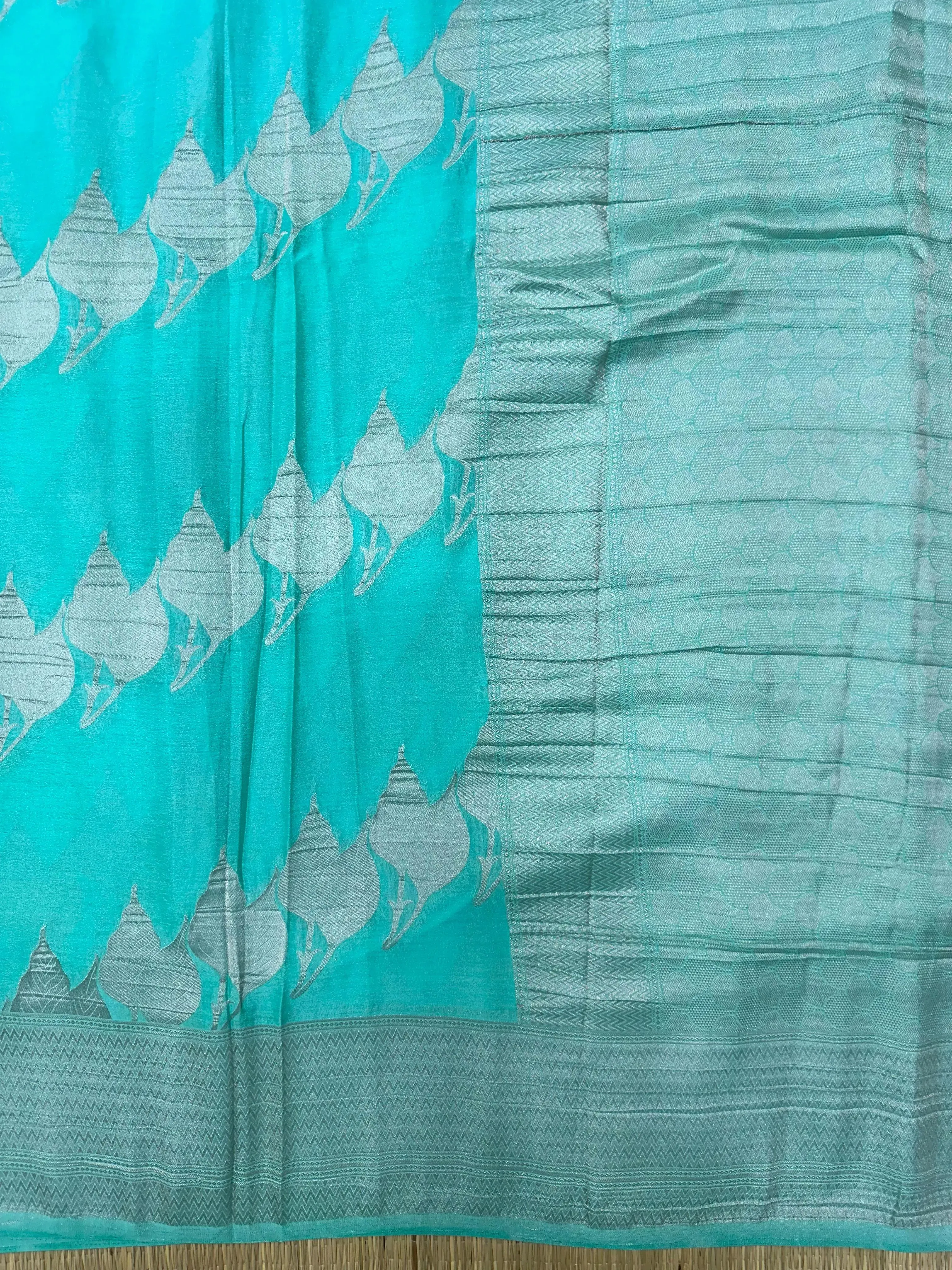 Graceful Chiffon Semi Banarasi Saree – Ideal for Special Occasions