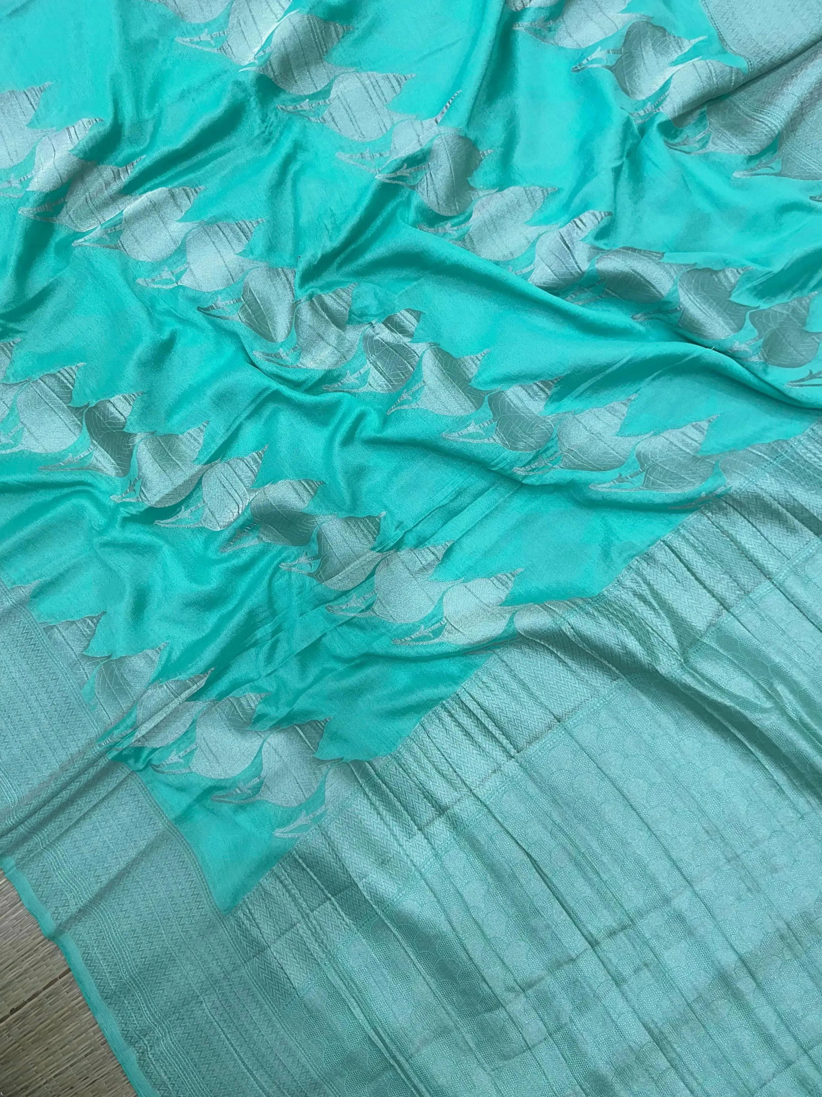 Graceful Chiffon Semi Banarasi Saree – Ideal for Special Occasions