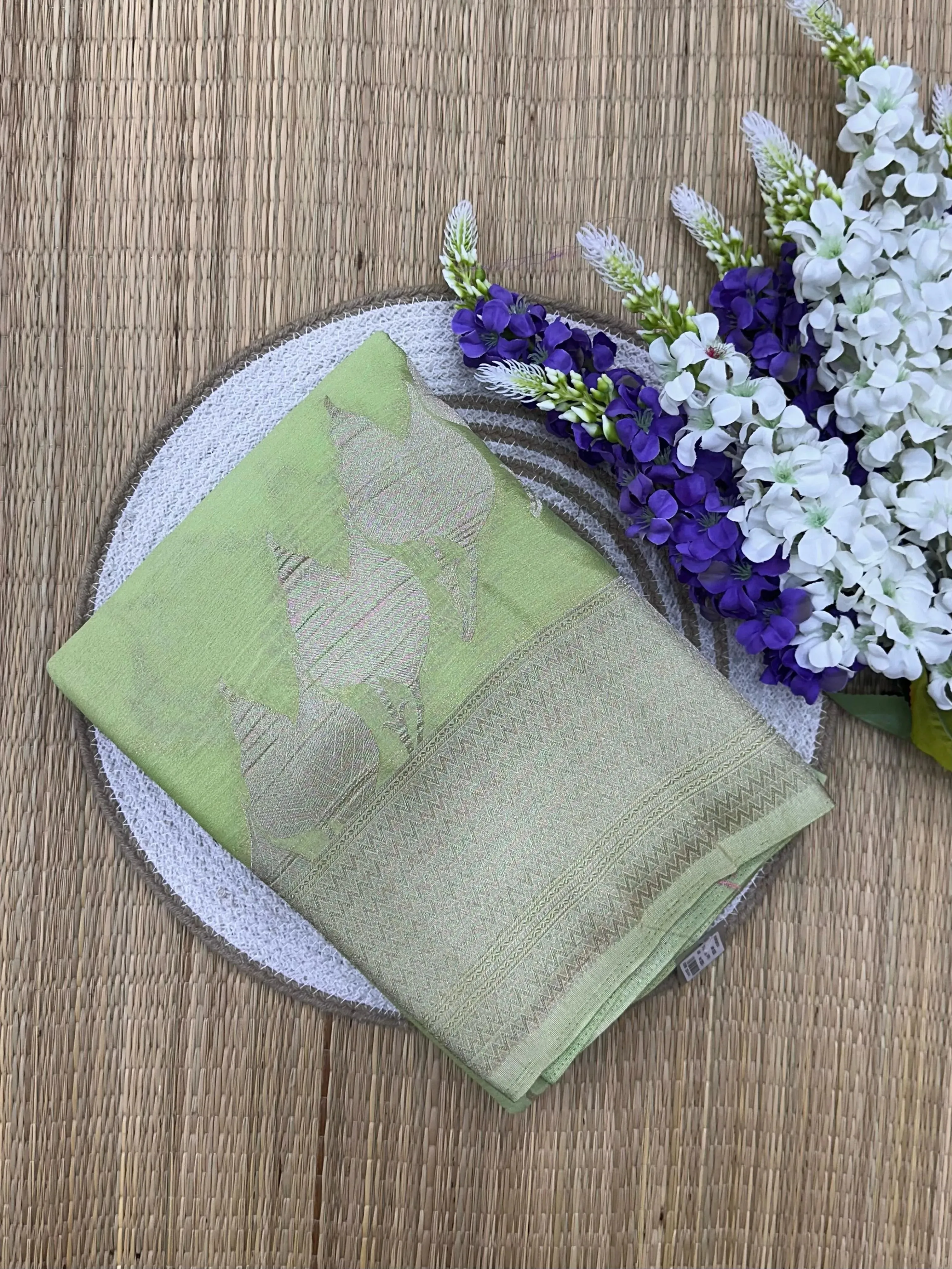 Graceful Chiffon Semi Banarasi Saree – Ideal for Special Occasions