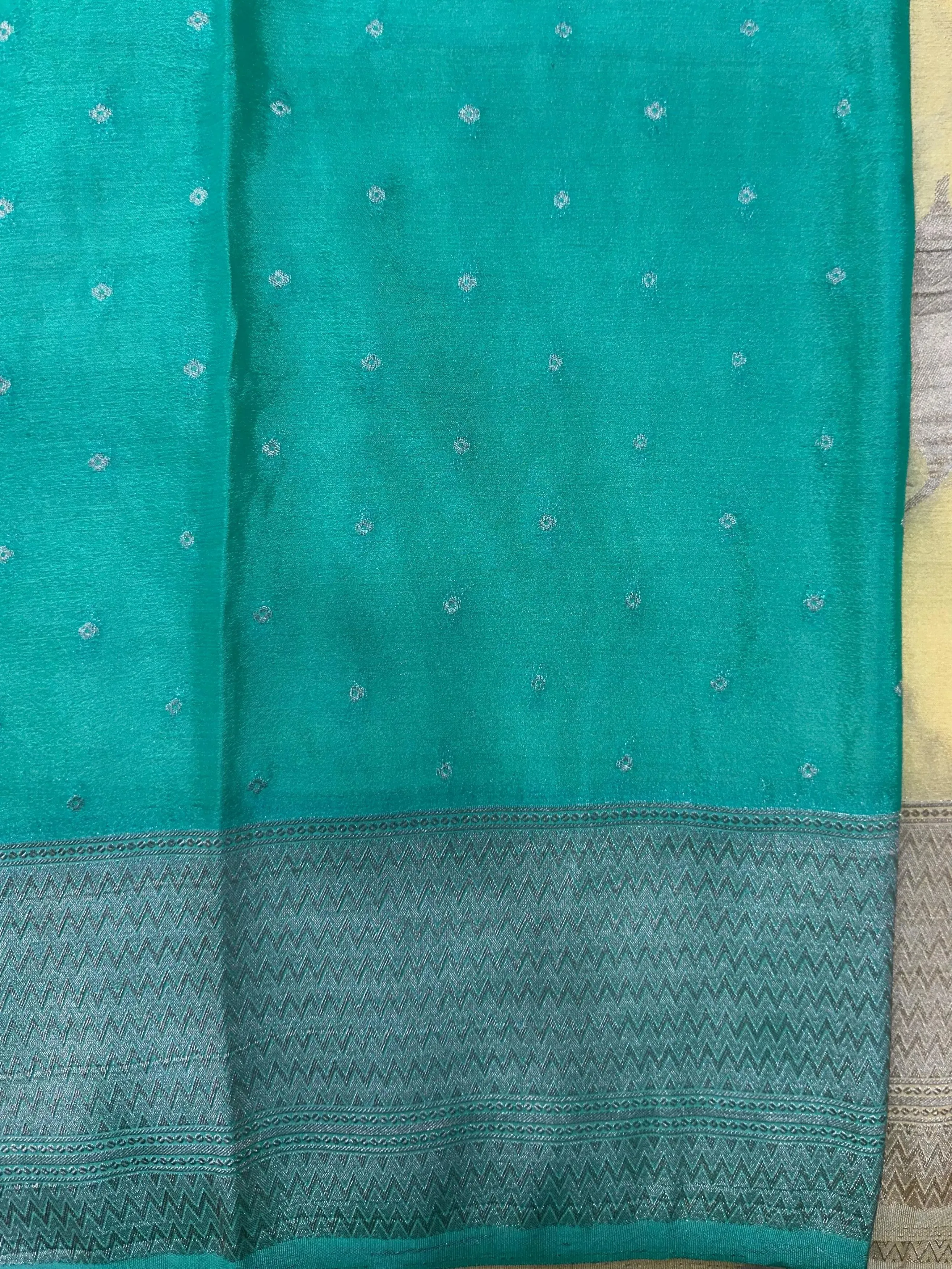 Graceful Chiffon Semi Banarasi Saree – Ideal for Special Occasions