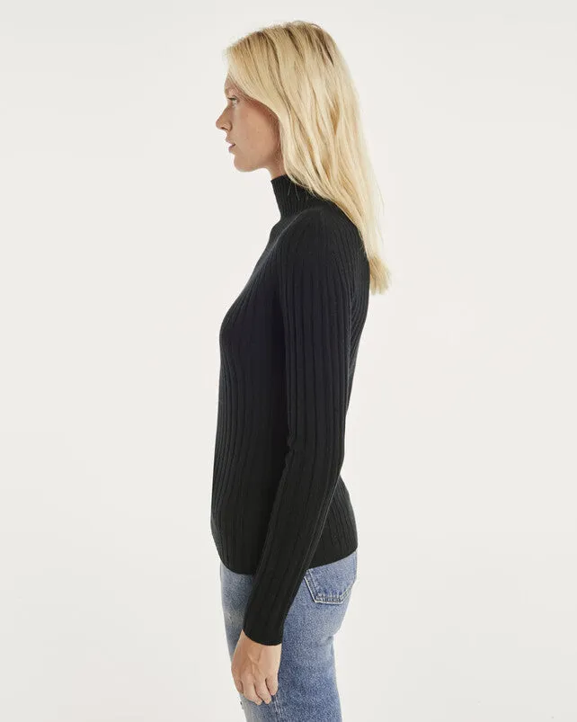 Kujten Bobi Turtle Neck Cashmere Sweater