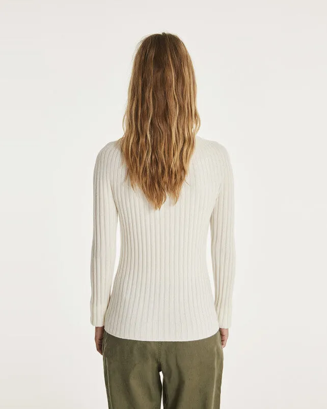 Kujten Bobi Turtle Neck Cashmere Sweater