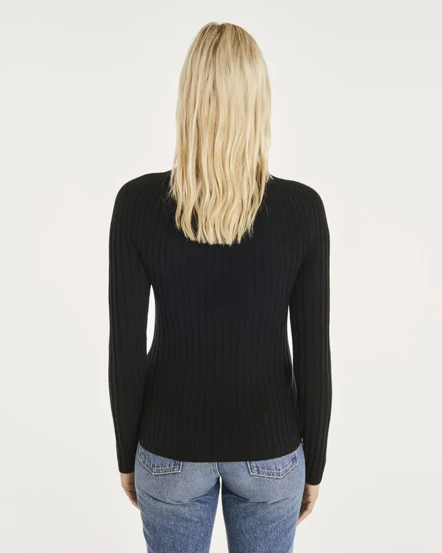 Kujten Bobi Turtle Neck Cashmere Sweater